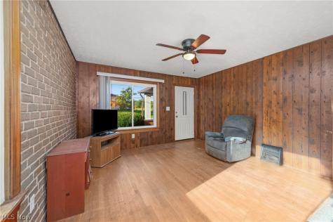 6077 Lake Avenue Elyria OH 44035