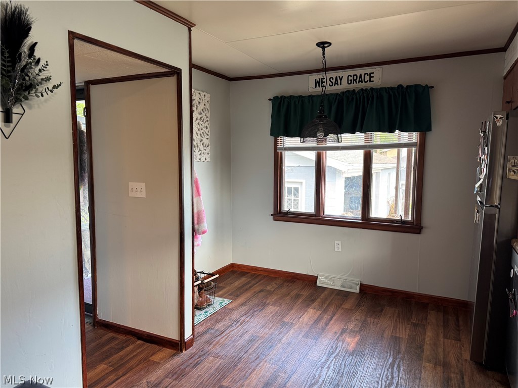 1003 Eastport Avenue Uhrichsville OH 44683