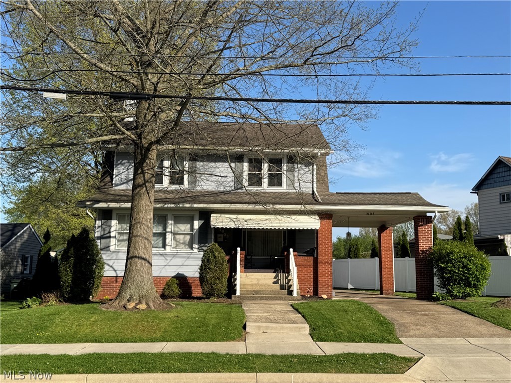 1003 Eastport Avenue Uhrichsville OH 44683