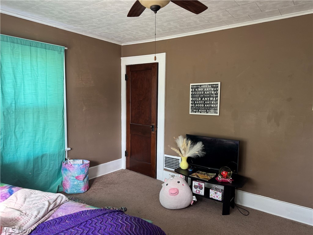 1003 Eastport Avenue Uhrichsville OH 44683