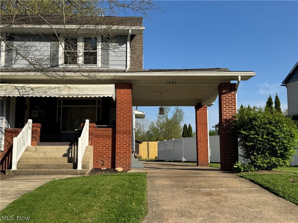 1003 Eastport Avenue Uhrichsville OH 44683
