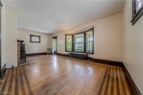 1290 Jackson Avenue Lakewood OH 44107