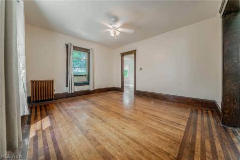 1290 Jackson Avenue Lakewood OH 44107