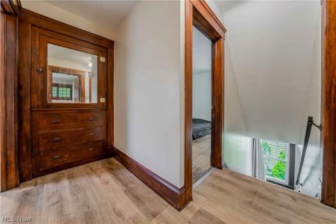 1290 Jackson Avenue Lakewood OH 44107