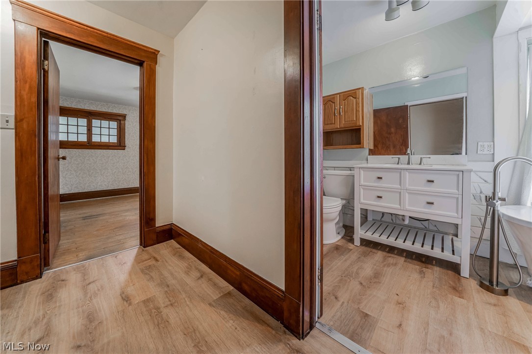 1290 Jackson Avenue Lakewood OH 44107