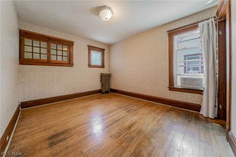 1290 Jackson Avenue Lakewood OH 44107