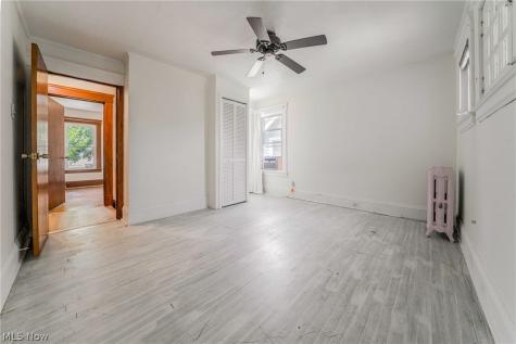 1290 Jackson Avenue Lakewood OH 44107