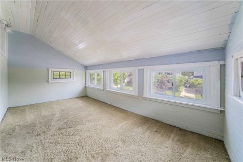 1290 Jackson Avenue Lakewood OH 44107