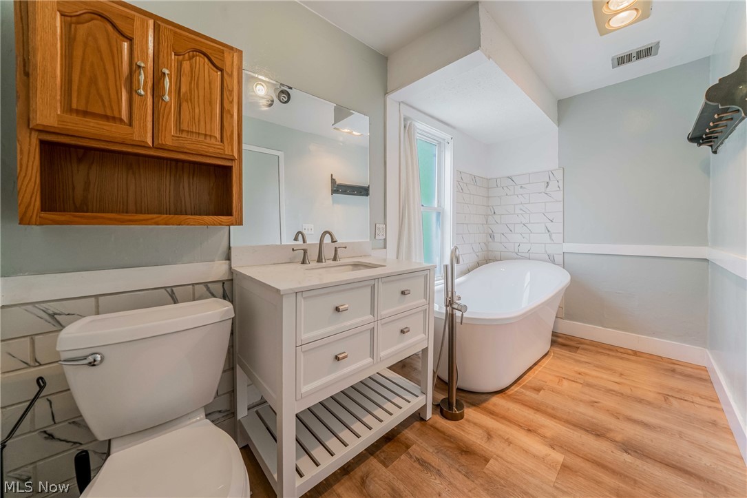 1290 Jackson Avenue Lakewood OH 44107
