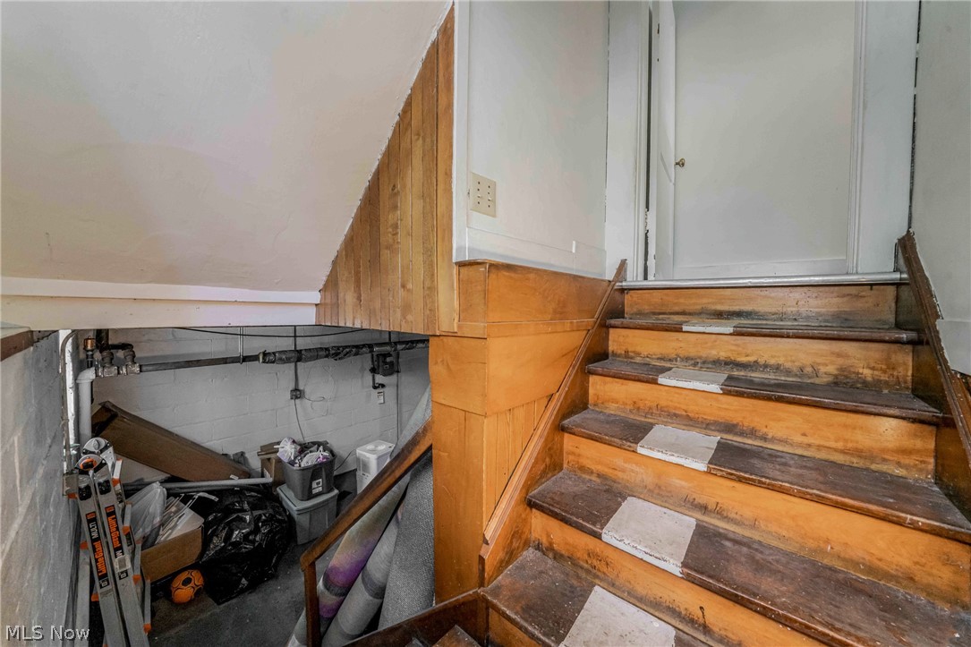 1290 Jackson Avenue Lakewood OH 44107