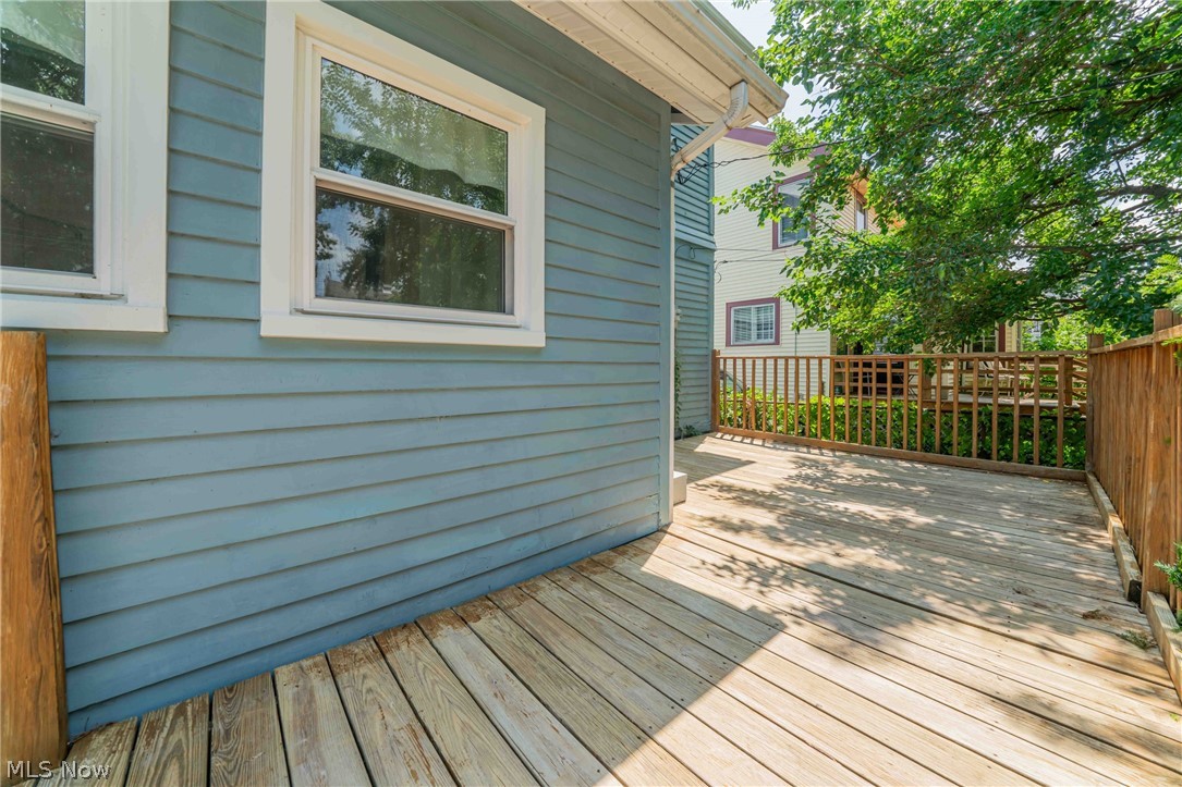 1290 Jackson Avenue Lakewood OH 44107