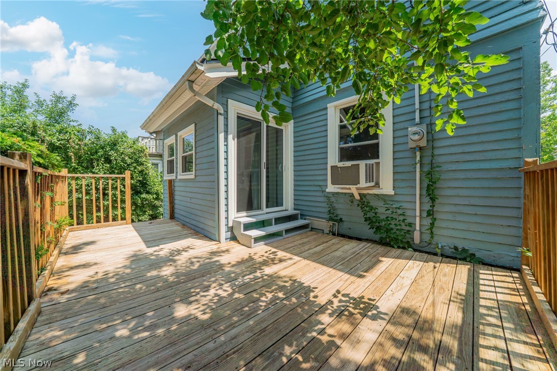 1290 Jackson Avenue Lakewood OH 44107