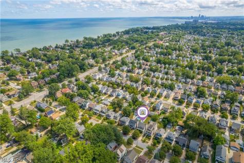 1243 Edwards Avenue Lakewood OH 44107