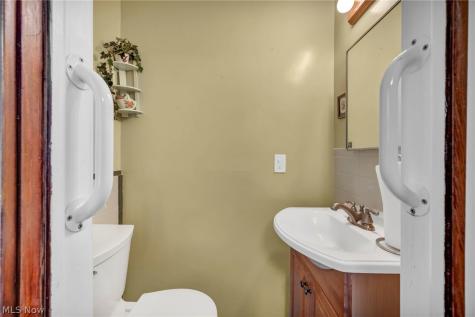 178 Gilbert Drive Bedford OH 44146
