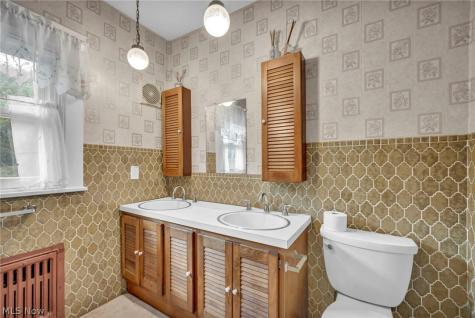 178 Gilbert Drive Bedford OH 44146