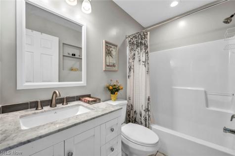 5304 Lake Forest Reserve Lane Brunswick OH 44212
