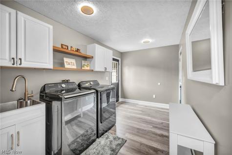 1194 Dover Drive Medina OH 44256