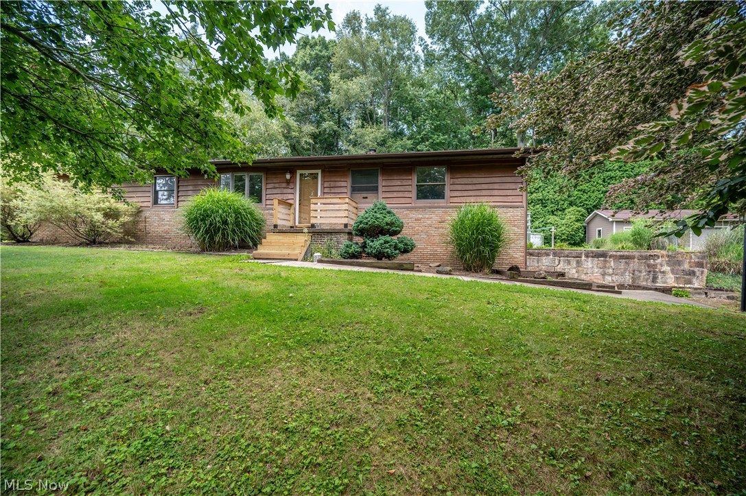 493 Empire Street Leetonia OH 44431