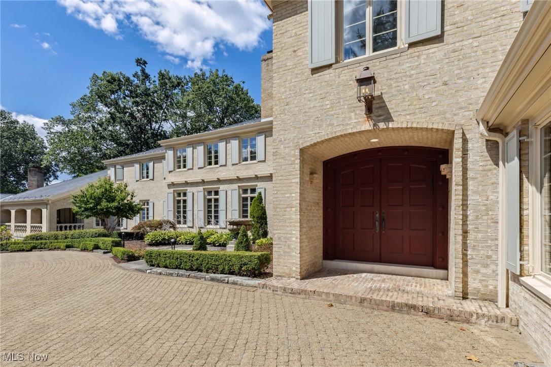 400 Hunters Hollow Drive SE Warren OH 44484