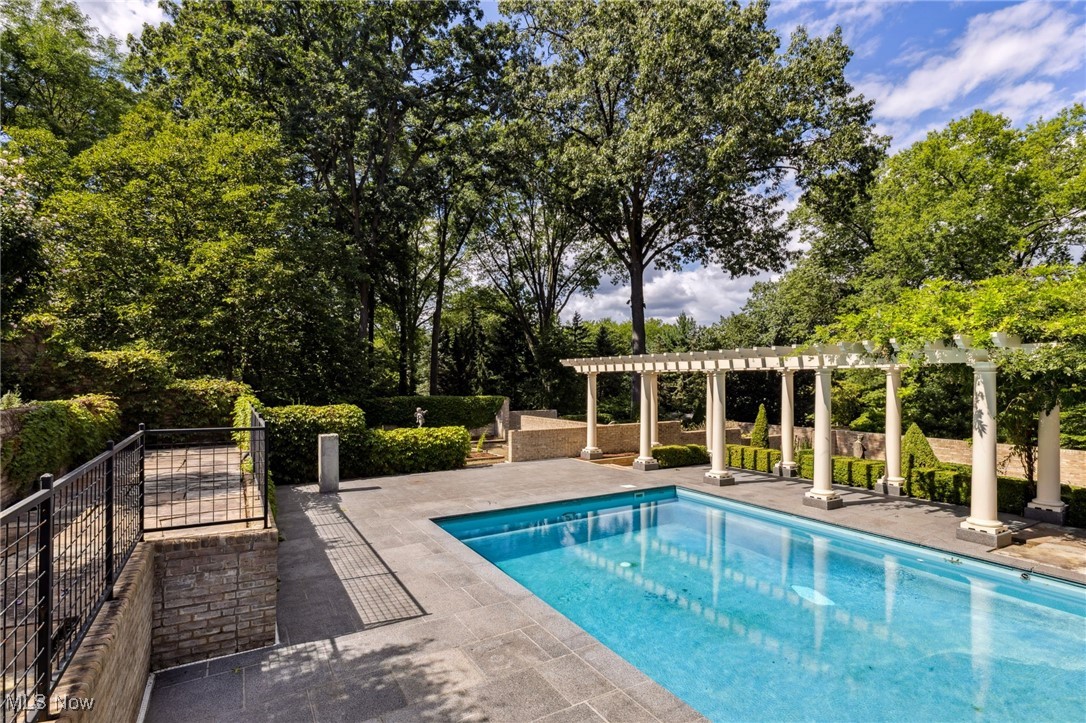 400 Hunters Hollow Drive SE Warren OH 44484