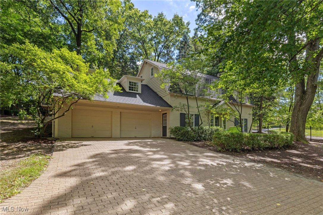 400 Hunters Hollow Drive SE Warren OH 44484