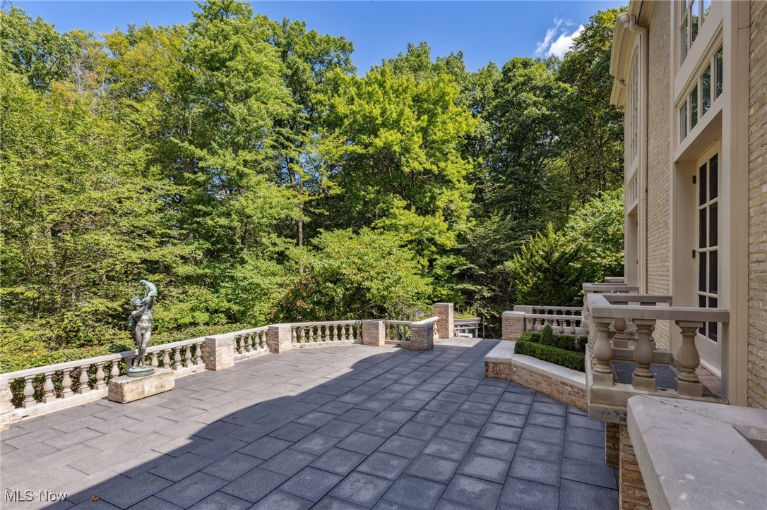 400 Hunters Hollow Drive SE Warren OH 44484