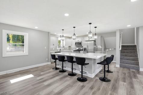 3246 E Waterloo Road Akron OH 44312