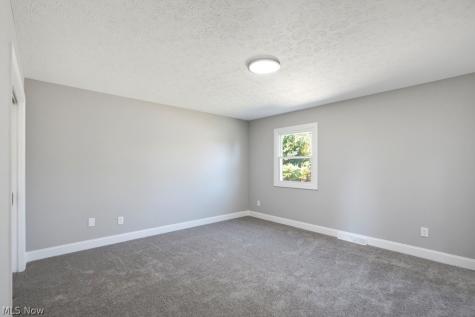3246 E Waterloo Road Akron OH 44312