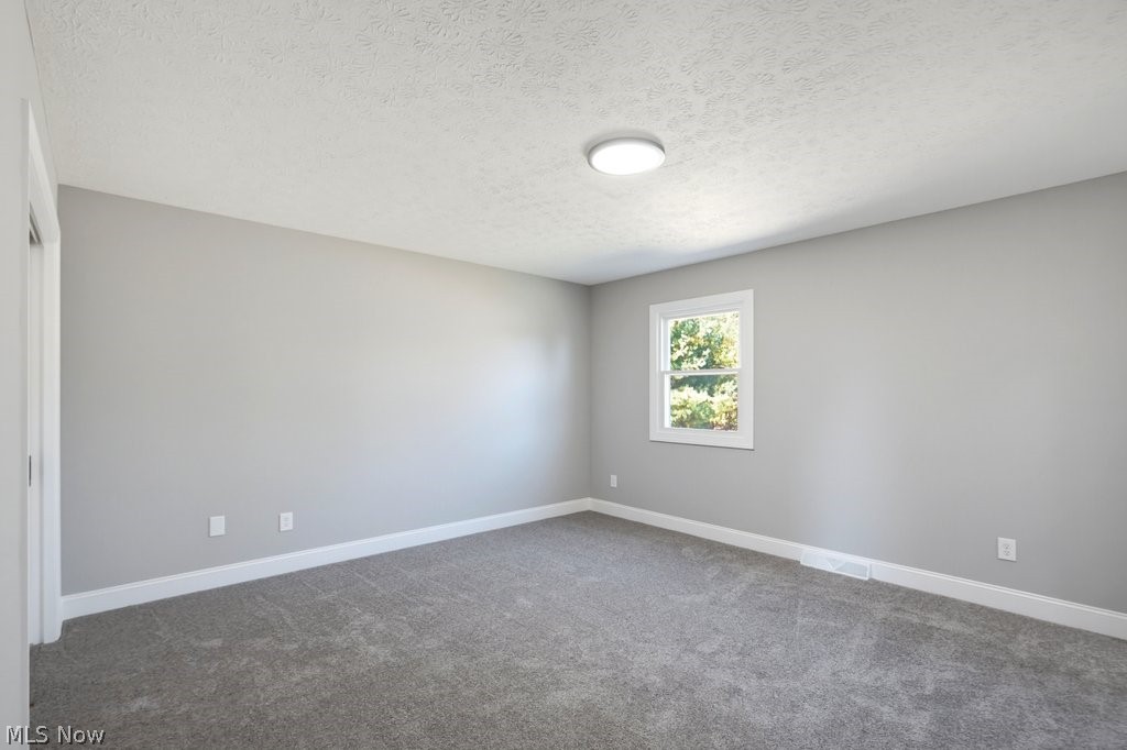3246 E Waterloo Road Akron OH 44312