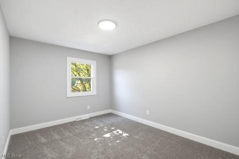 3246 E Waterloo Road Akron OH 44312