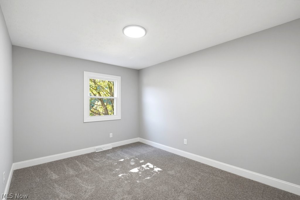 3246 E Waterloo Road Akron OH 44312