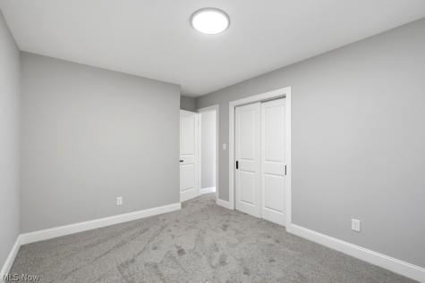 3246 E Waterloo Road Akron OH 44312