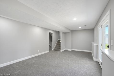 3246 E Waterloo Road Akron OH 44312