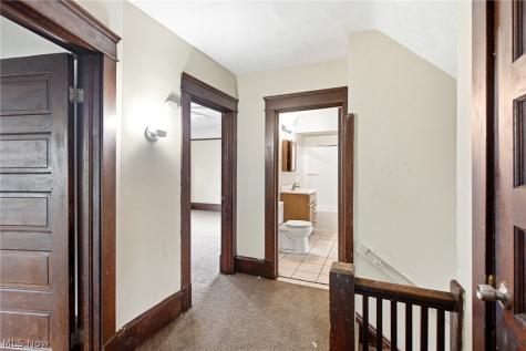 10820 Grantwood Avenue Cleveland OH 44108