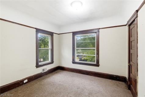 10820 Grantwood Avenue Cleveland OH 44108