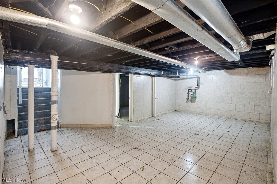 10820 Grantwood Avenue Cleveland OH 44108