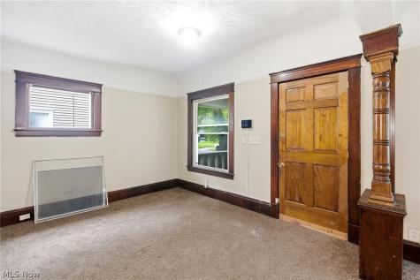 10820 Grantwood Avenue Cleveland OH 44108