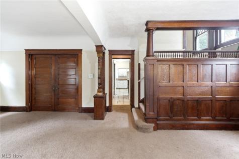 10820 Grantwood Avenue Cleveland OH 44108
