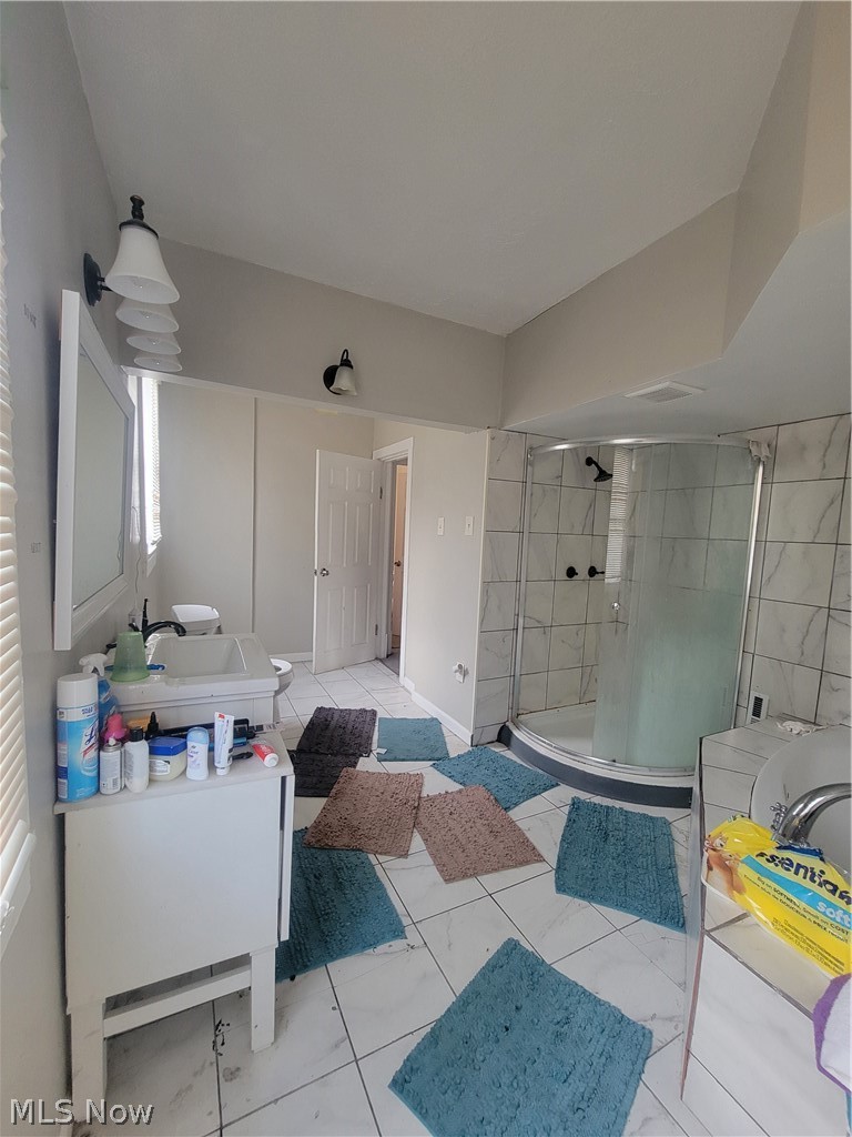 8118 Goodman Avenue Cleveland OH 44105