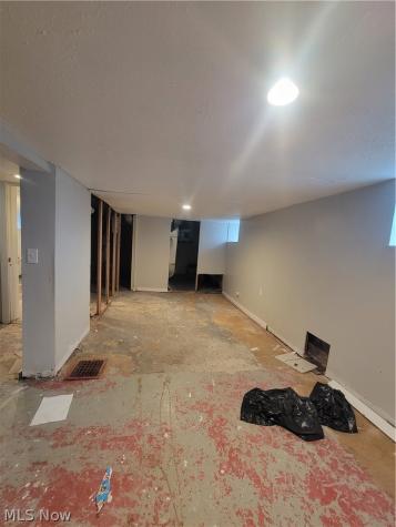 8118 Goodman Avenue Cleveland OH 44105