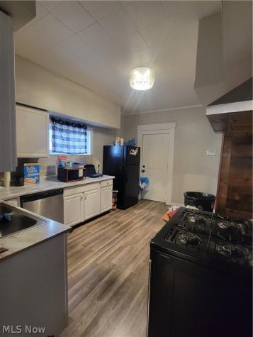 8118 Goodman Avenue Cleveland OH 44105