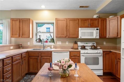 6560 Barton Road North Olmsted OH 44070