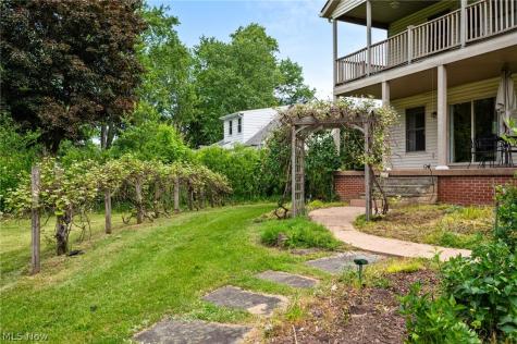 6560 Barton Road North Olmsted OH 44070