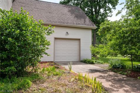 6560 Barton Road North Olmsted OH 44070