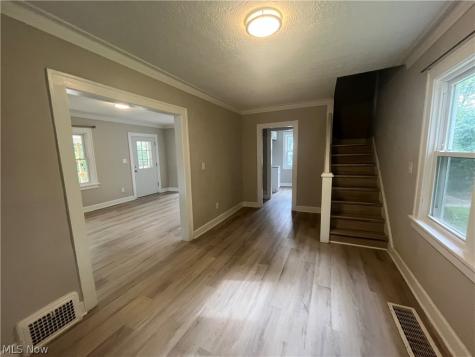 4528 Rainbow Road South Euclid OH 44121