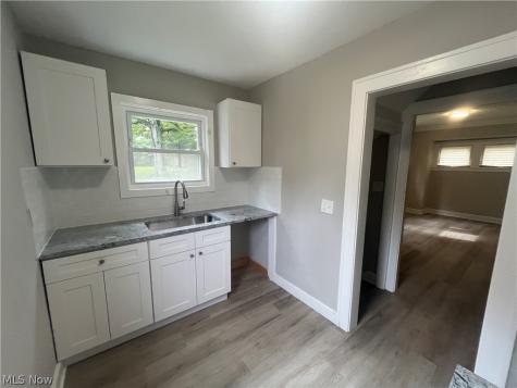 4528 Rainbow Road South Euclid OH 44121