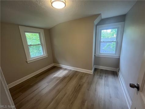 4528 Rainbow Road South Euclid OH 44121