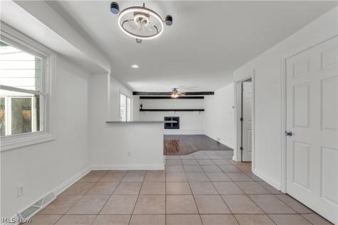 20685 Chestnut Drive Strongsville OH 44149