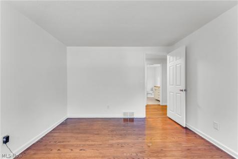 20685 Chestnut Drive Strongsville OH 44149