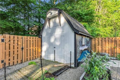 20685 Chestnut Drive Strongsville OH 44149